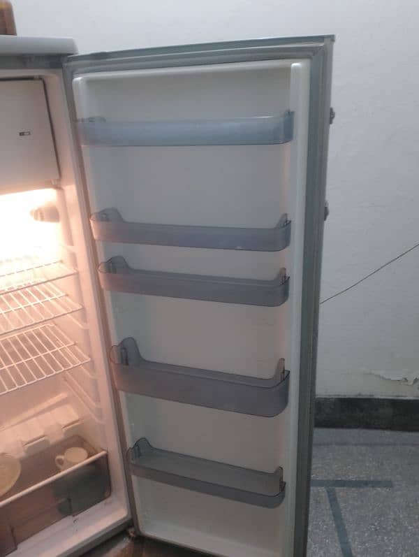 one door fridge 3