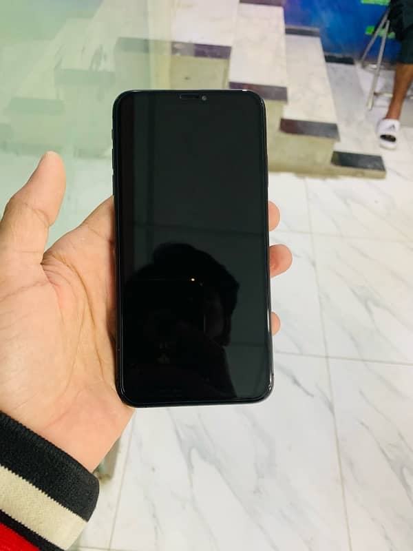 iphone xs max for parts & repair 1