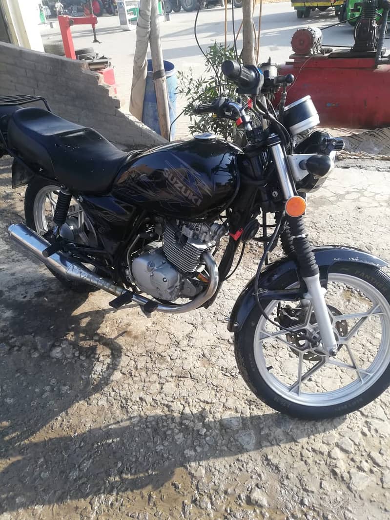 Suzuki GS 150 2017 3