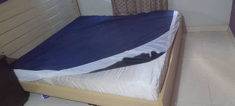 King Size bed with Mattress 12