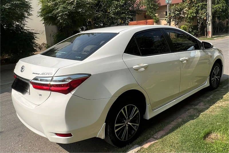 Toyota Corolla Altis 2017 First owner total Genuine 3