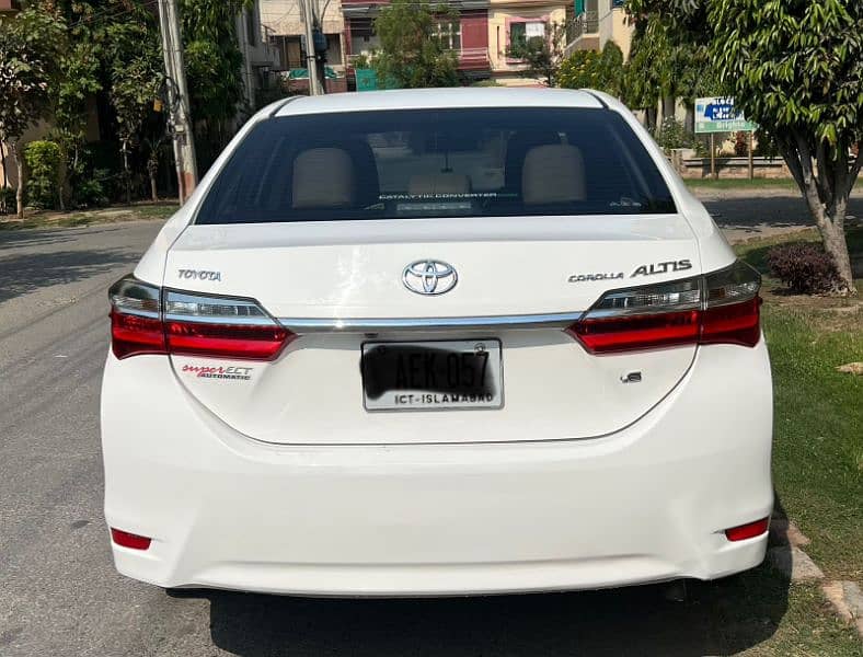 Toyota Corolla Altis 2017 First owner total Genuine 4