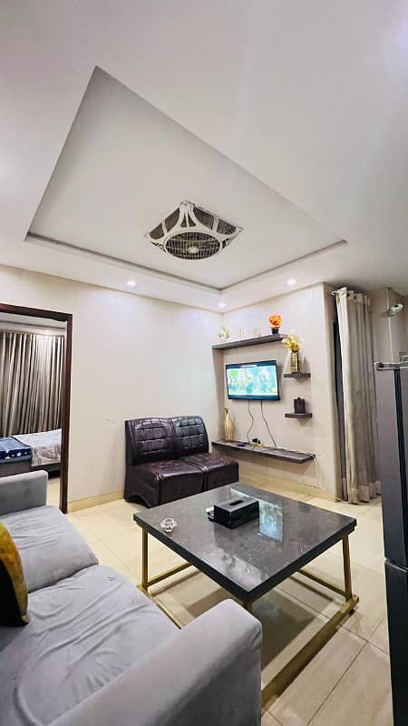 One bedroom apartment for rent on daily basis in bahria town lahore 7