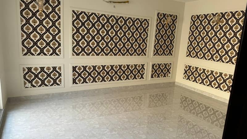 1 Kanal House Upper Portion For Rent in DHA Phase 7 Reasonable Rent Near DHA Raya Golf 24