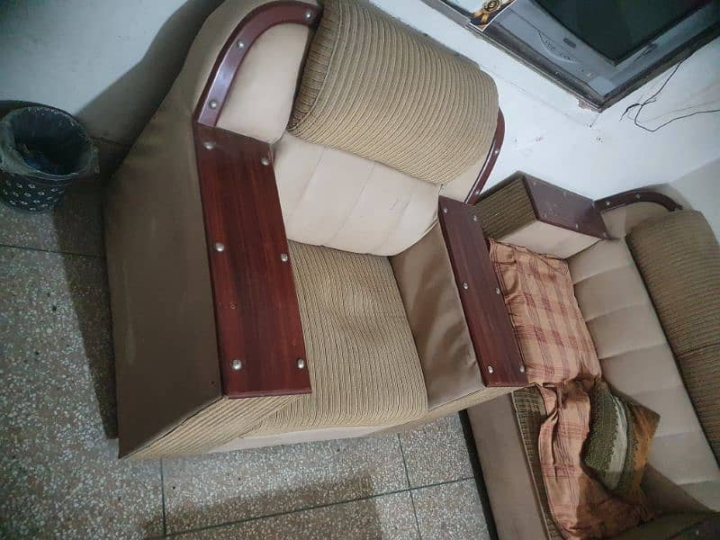 6 seater sofa with 4 single seater 2