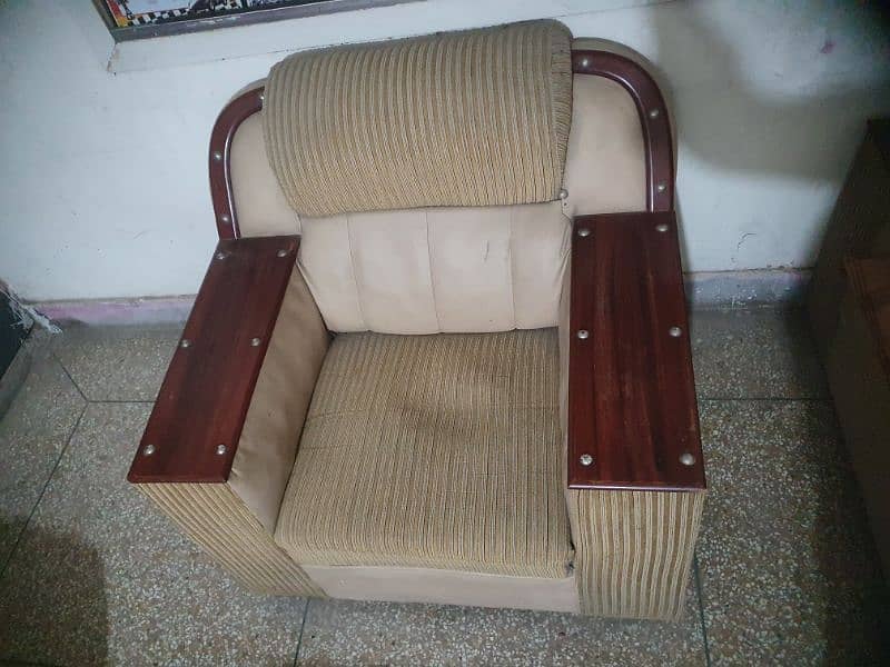 6 seater sofa with 4 single seater 3