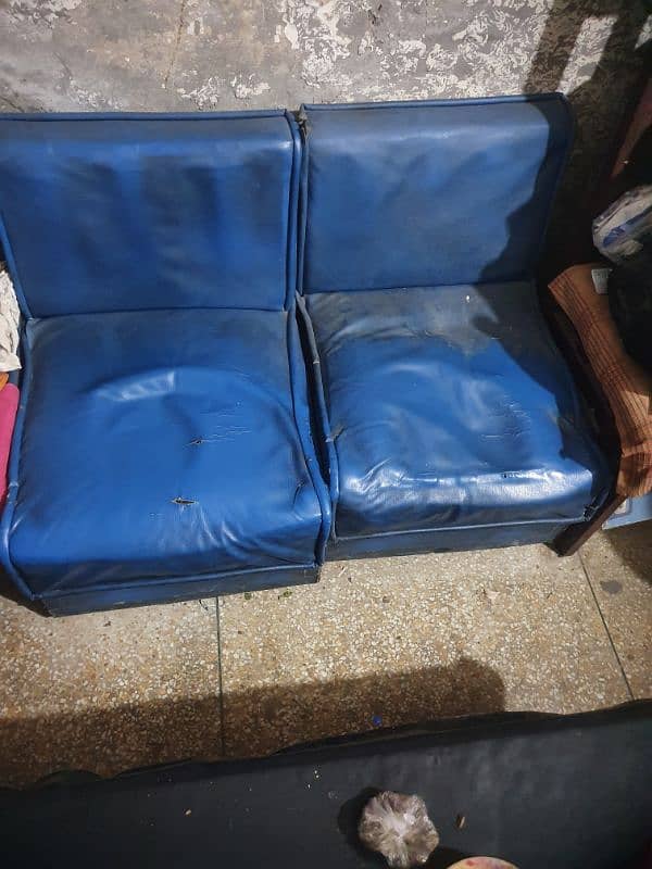 6 seater sofa with 4 single seater 4