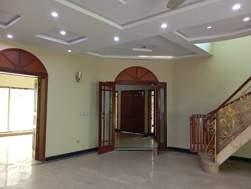 1 Kanal Beautiful Hot Location House With 5 Beds Is Available For Rent In DHA Phase 4 ,Lahore 1