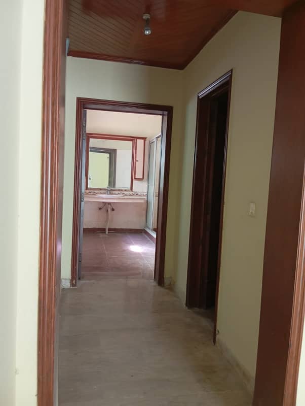 1 Kanal Beautiful Hot Location House With 5 Beds Is Available For Rent In DHA Phase 4 ,Lahore 8