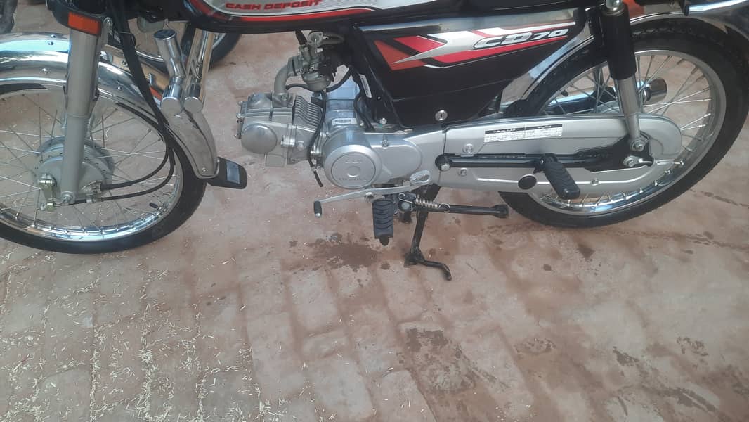 Honda CD 70 2025 6