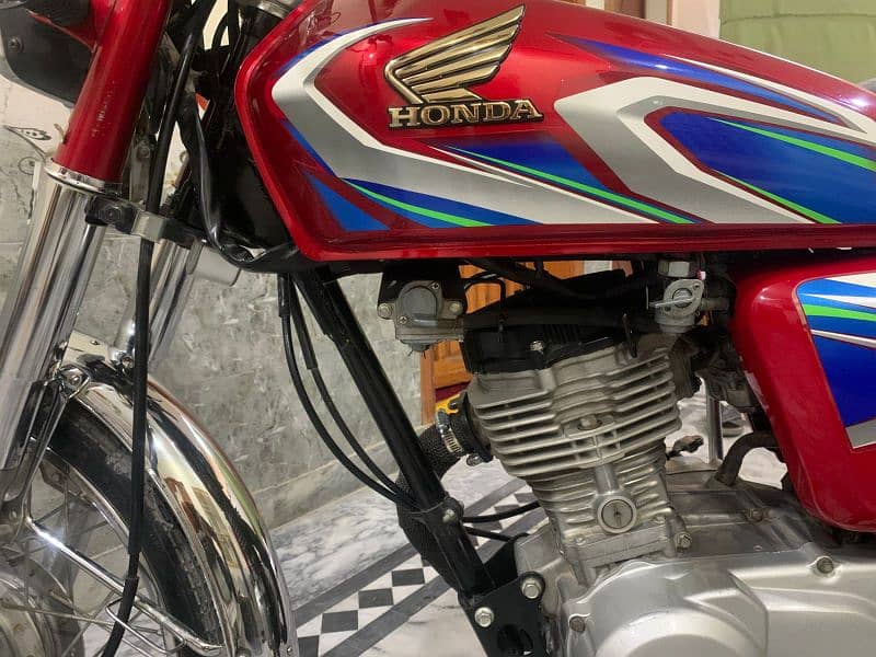 Honda 125. . 22 modal. Islamabad number. 8