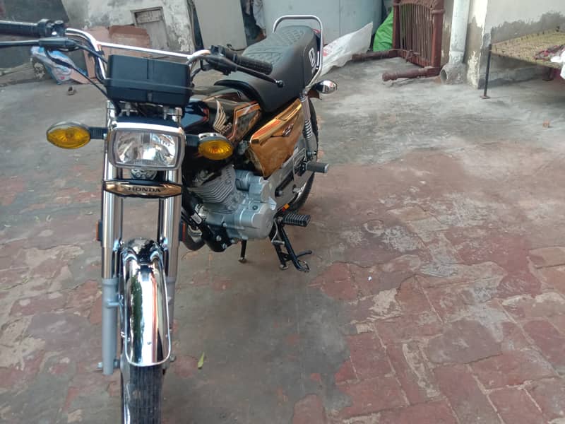 Honda CG 125 Special Edition 2024 1