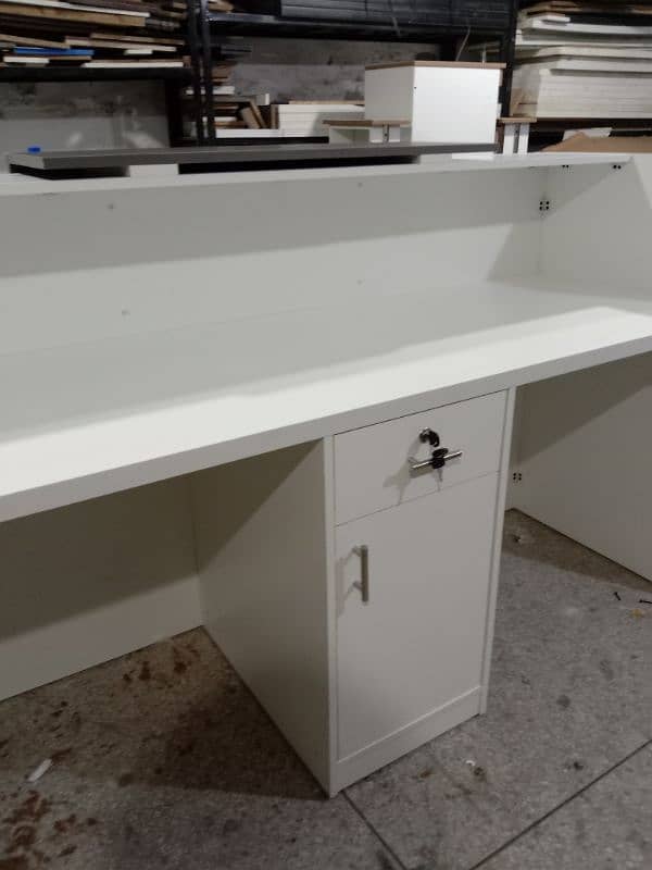 Reception Table/counter 6