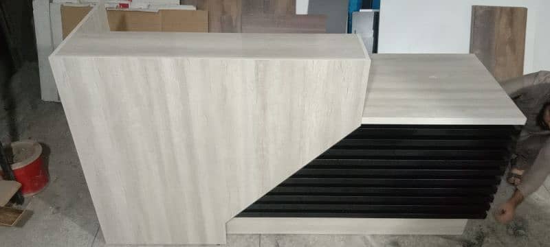 Reception Table/counter 8