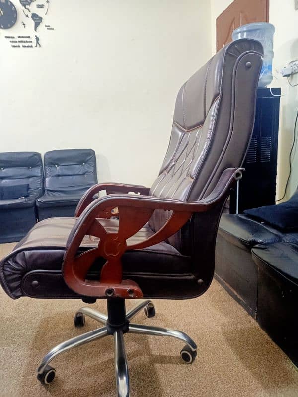 office Executive chair 1