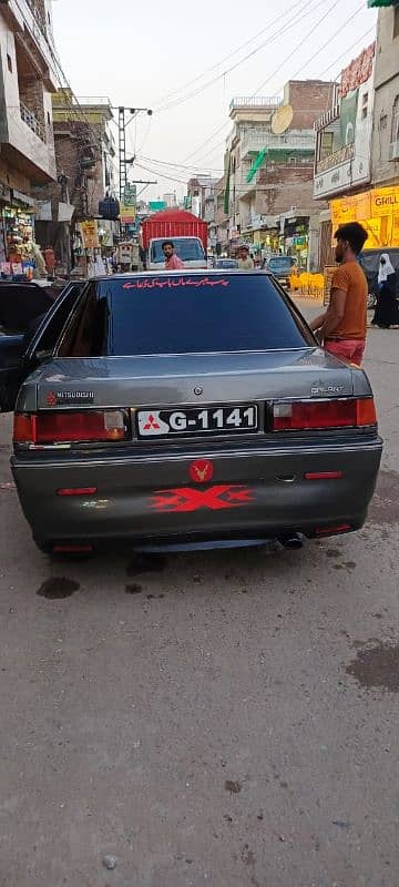 Mitsubishi Lancer 1986 4