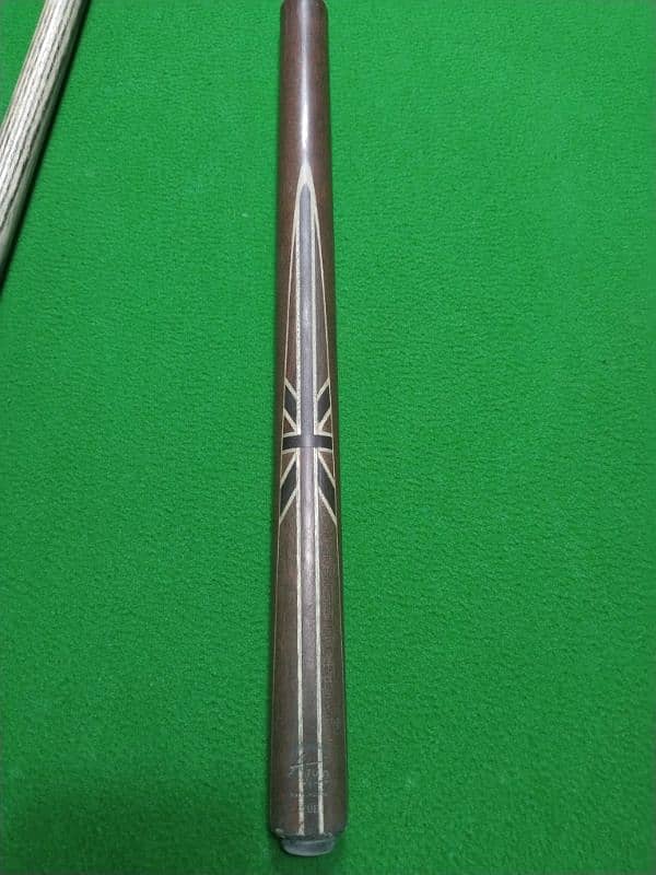 3 pies snooker cue 4