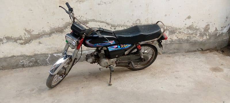 Metro bike 2011 Model 70cc bike good condition registered bike 7