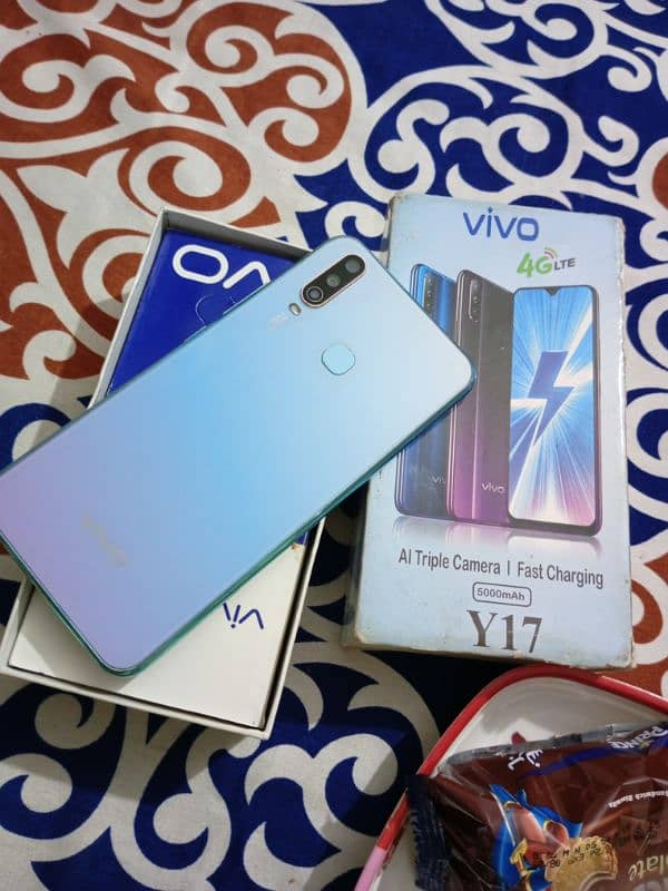 vivo y17 8/256 1