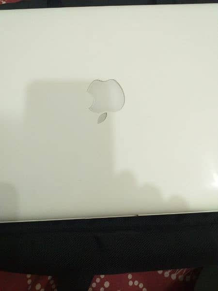 Apple laptop with bag macbook for details description 03228048165 2