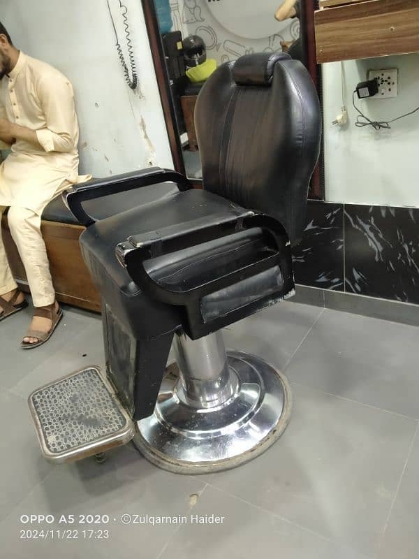 salon chairs 2