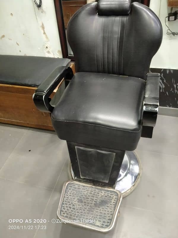 salon chairs 3