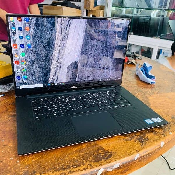 Dell XPS 15 9560 4