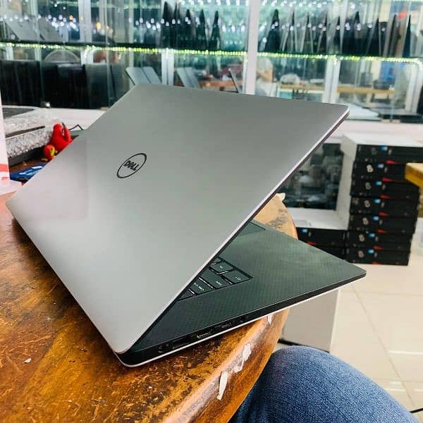 Dell XPS 15 9560 5