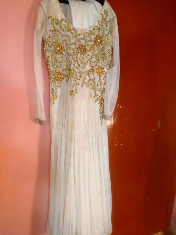 White and golden maxi 2