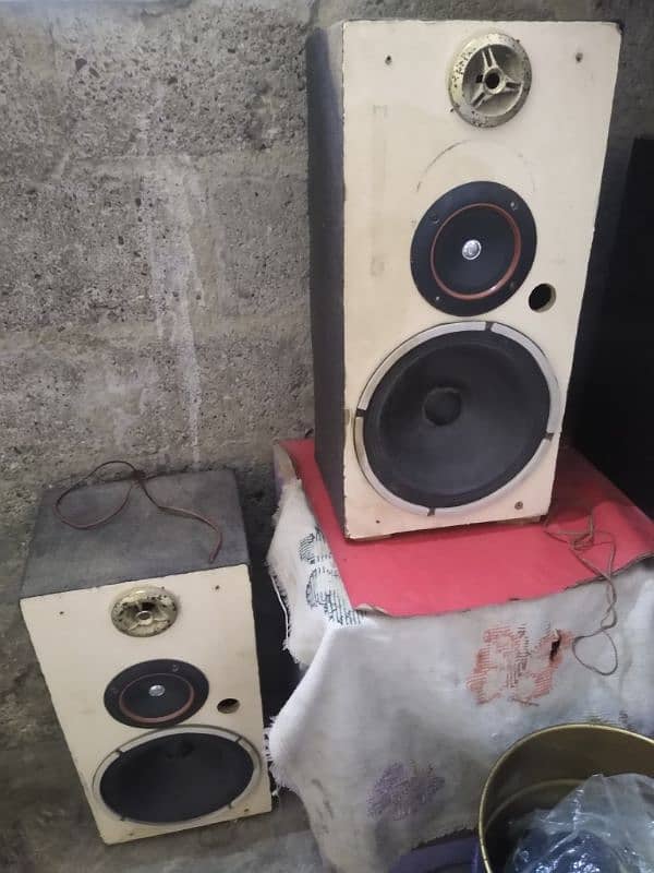 10 inch ky 2 speaker hai behtreen sound behtreen condition 2