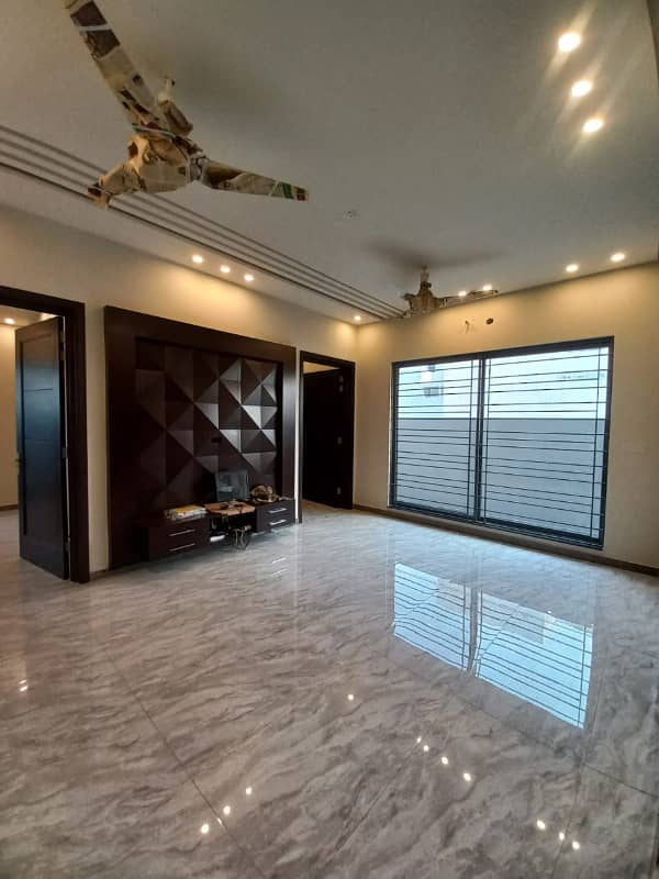 1 Kanal House Upper Portion For Rent in DHA Phase 6 Reasonable Rent Near Dolmen Mall 0