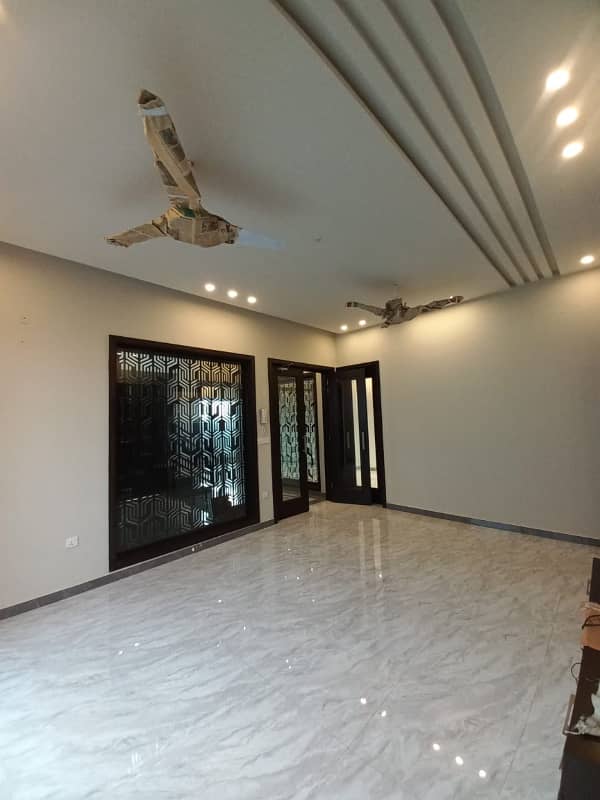 1 Kanal House Upper Portion For Rent in DHA Phase 6 Reasonable Rent Near Dolmen Mall 1