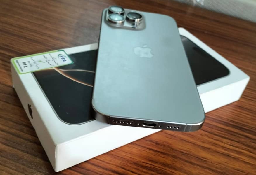 IPhone 16 Pro Max 256GB Natural Titanium 1