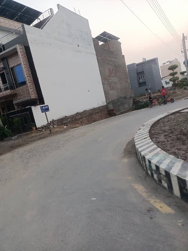 5 Marla Corner Plot Available For Sale In Shahid Town Gajju Matah Metro Stop Lahore Pakistan 2