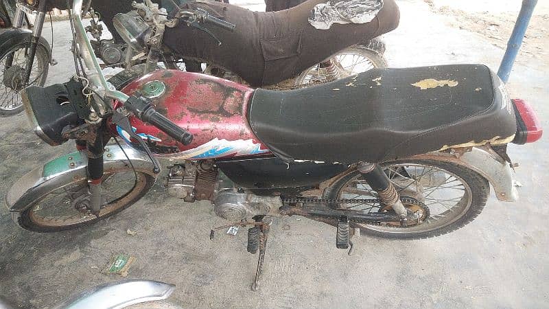 condition apke smane hai engine ma koi zada kam nahi ha bas timing chn 6