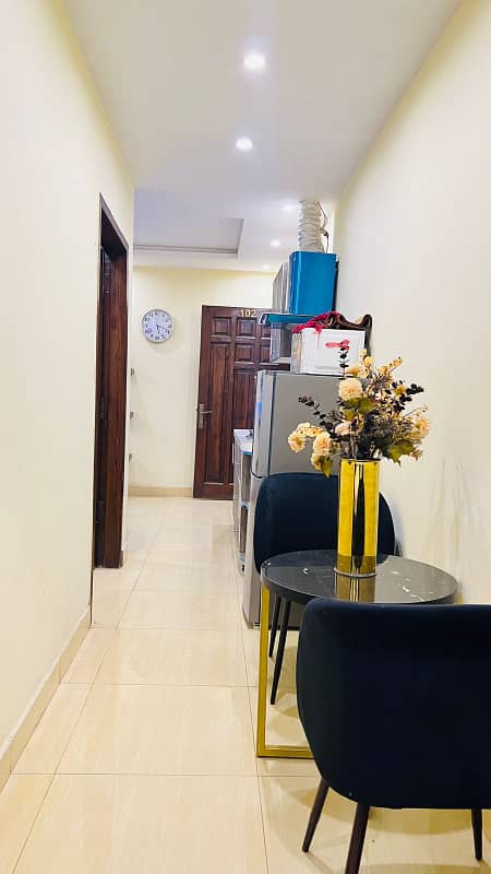 2 bedroom apartment for rent on daily basis in bahria town lahore 6