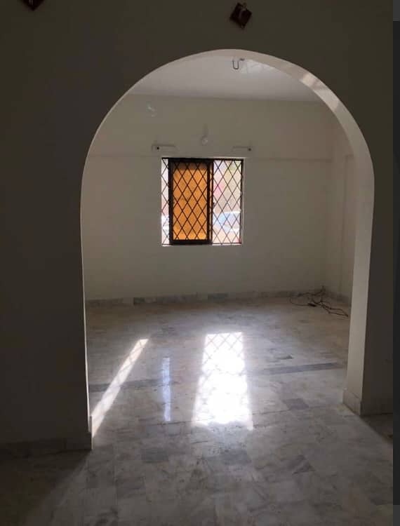 3bed dd flat 2nd floor Asma garden apartment block 1 near khatm e nabuwat chowk 2