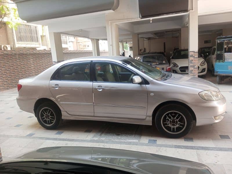 Toyota Corolla se saloon 2004 out class condition 3