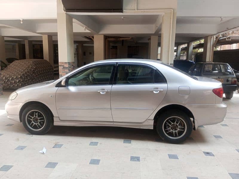 Toyota Corolla se saloon 2004 out class condition 6