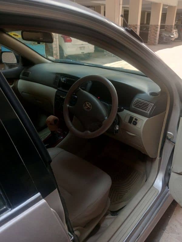 Toyota Corolla se saloon 2004 out class condition 8