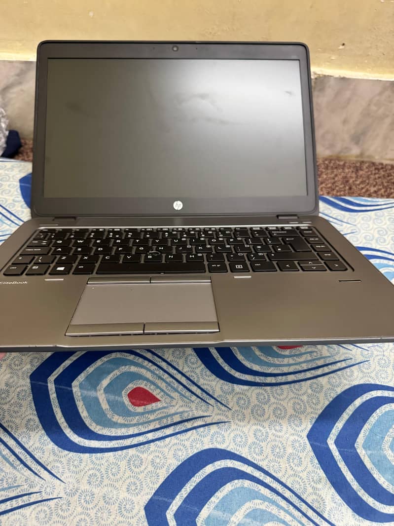 Hp Elitebook 840 core i5, 5th gen 4