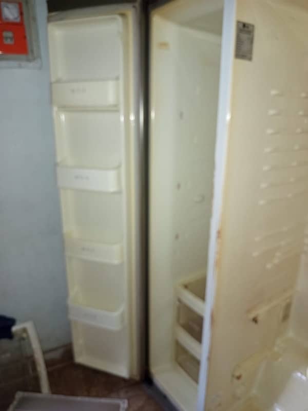 LG Double Door Refrigerator imported from Dubai not working condition 2