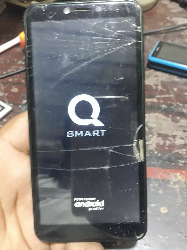 Q mobile i10 2