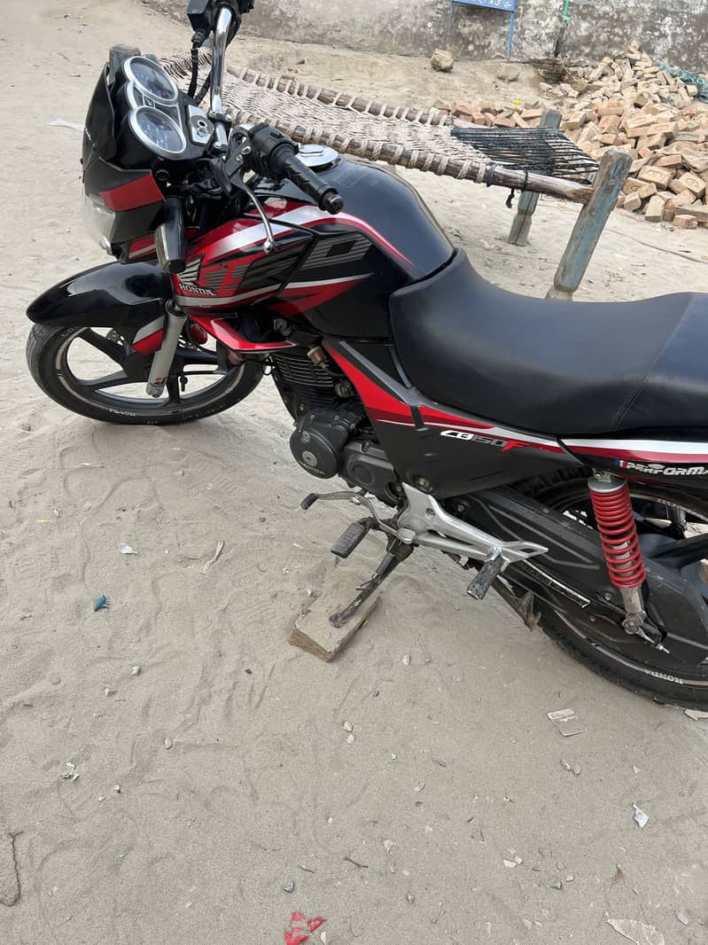 Honda CB 150F 2018 Kot addu 4