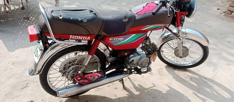 Honda CD 70 Bike 4