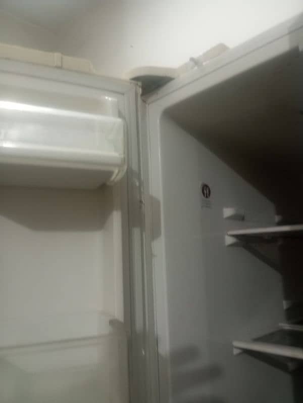 Kenwood refrigerator  good condition 4