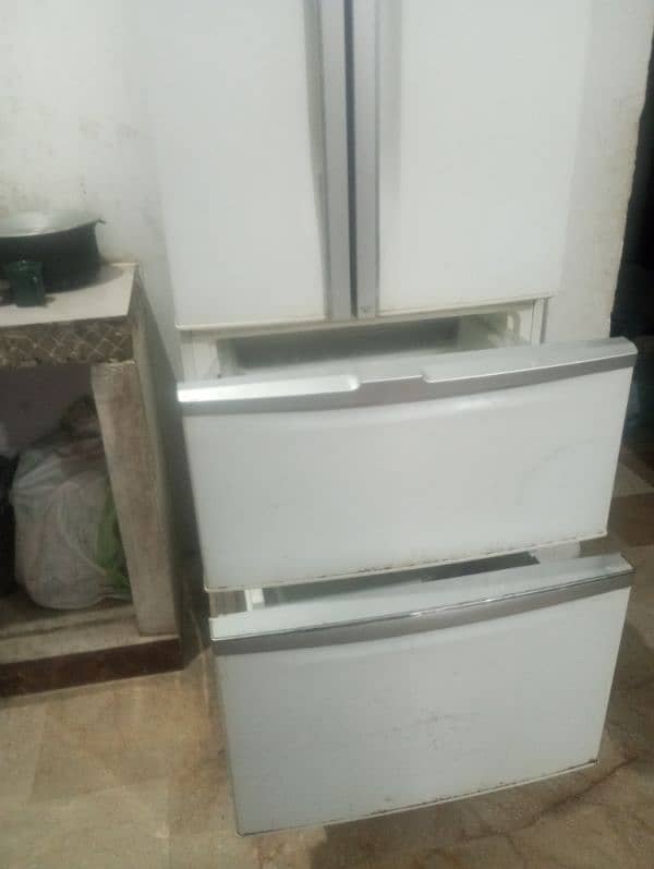 Kenwood refrigerator  good condition 10