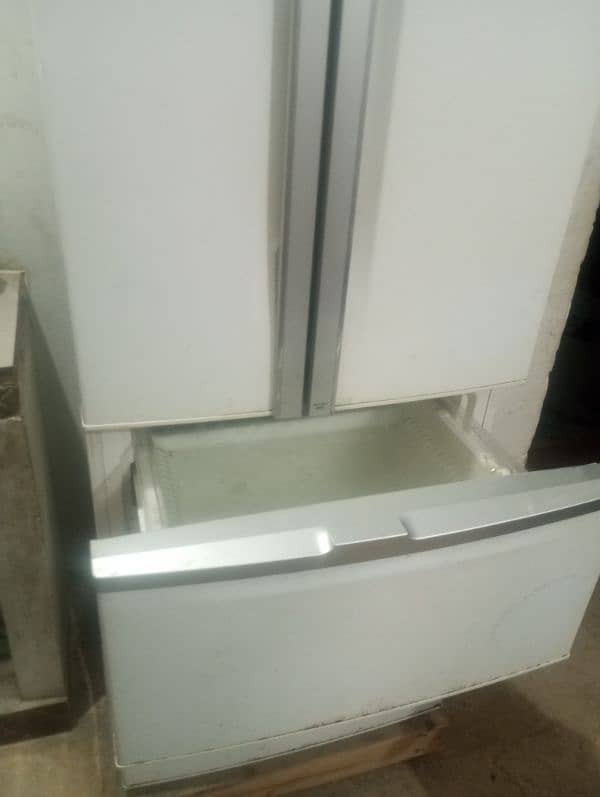 Kenwood refrigerator  good condition 11