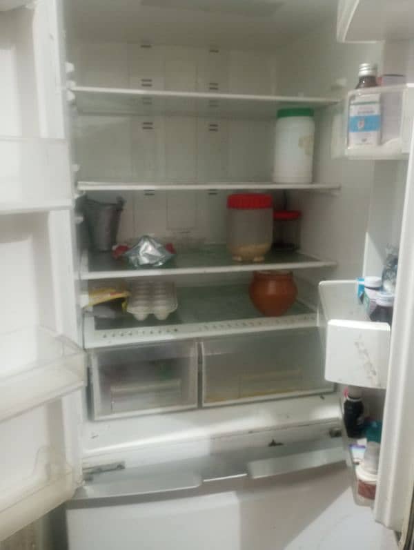 Kenwood refrigerator  good condition 12