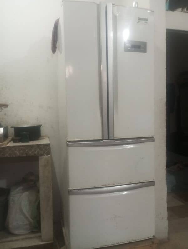 Kenwood refrigerator  good condition 14